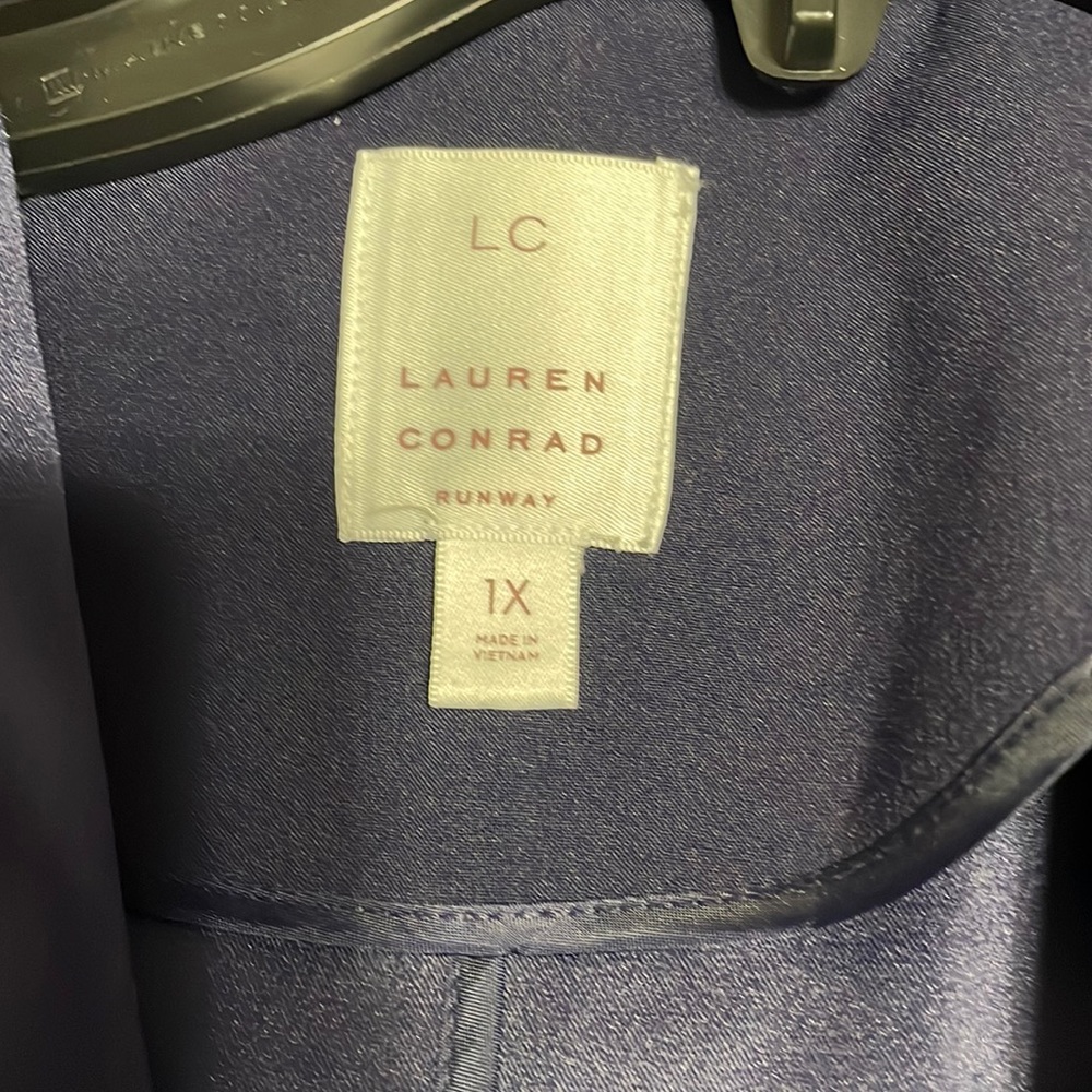 Mia sleeve dress coat. Super sharp. Size 1X